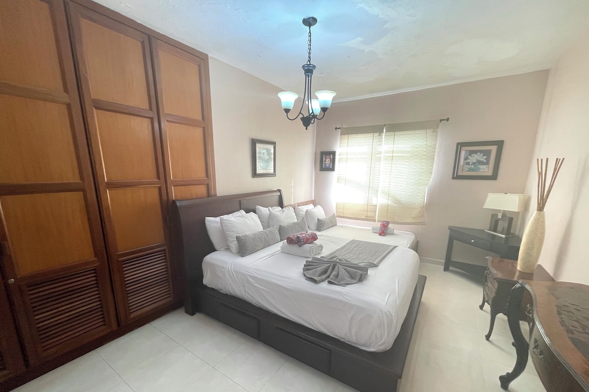 Appartamento Superior, 2 camere da letto, vista piscina, lato spiaggia | Copriletto in piuma, una cassaforte in camera, con stile personalizzato