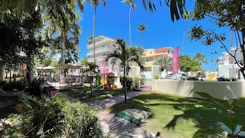 Exclusive villa, kilátással a kertre | Kilátás a szobából