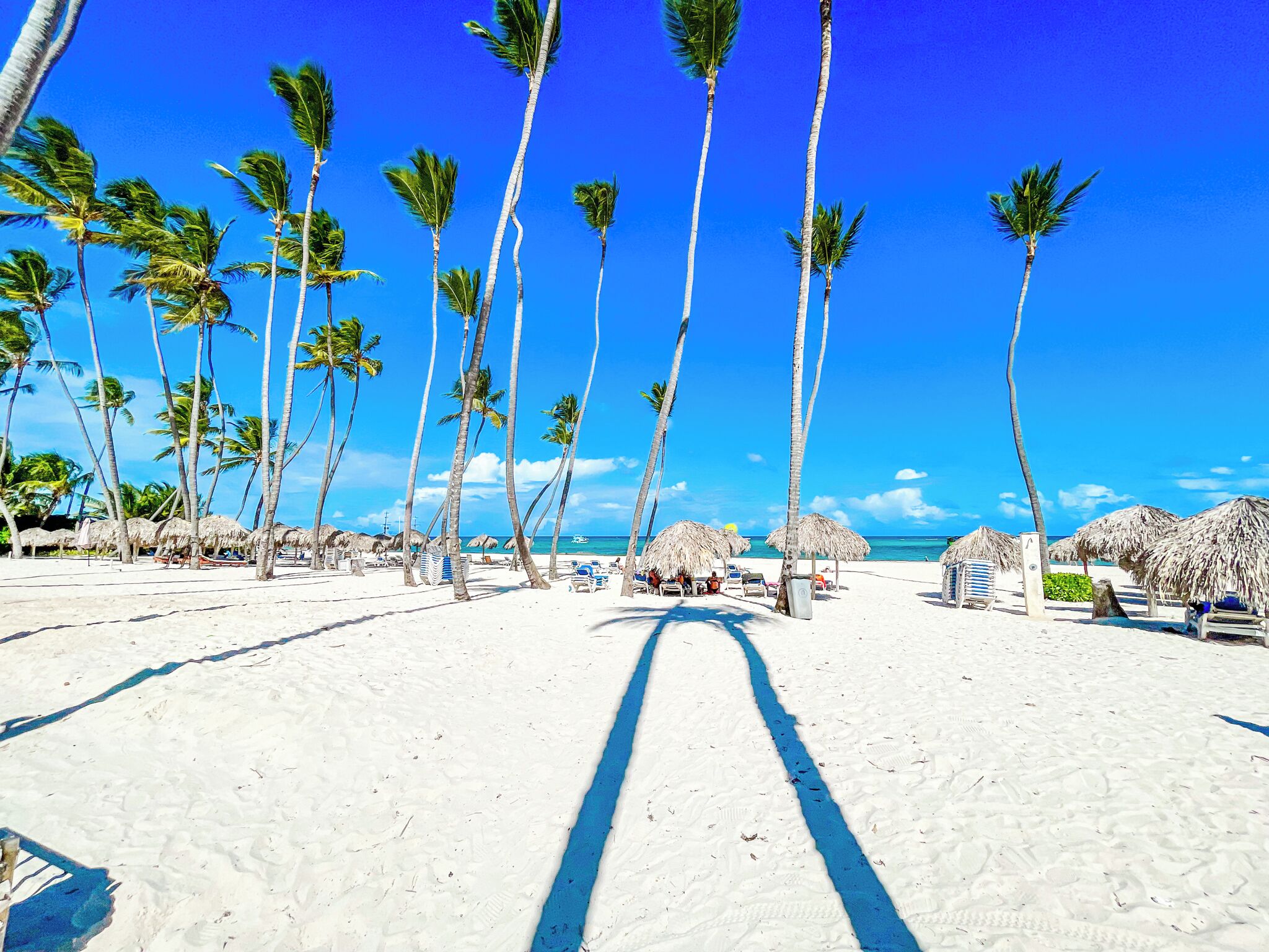 Beach nearby, white sand, sun-loungers, beach umbrellas