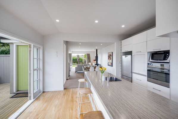 Private kitchen - 7th Heaven - spa & pool - close to Napier CBD (Napier)