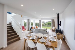 Interior - 7th Heaven - spa & pool - close to Napier CBD (Napier)