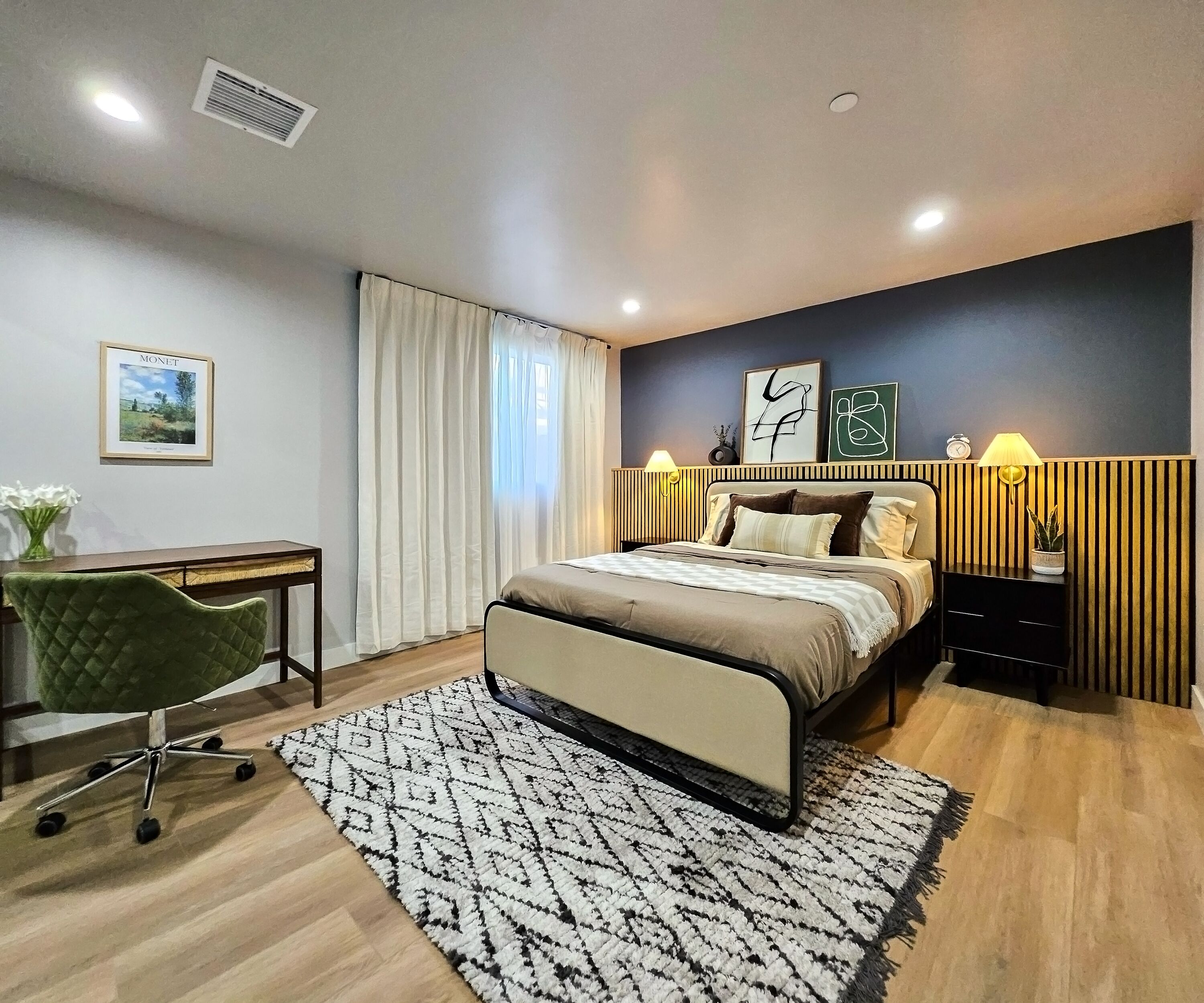 デラックス ダブルルーム クイーンベッド 1 台 禁煙 | 客室ごとに異なる装飾、客室ごとに異なるインテリア、デスク、WiFi (無料)