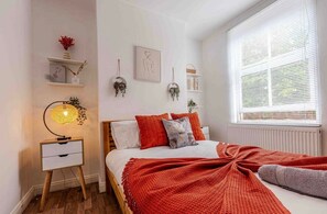 3 室のベッドルーム、アイロン / アイロン台、WiFi、ベッドシーツ