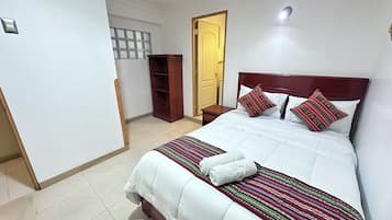 Junior Double Room | Desk, laptop workspace, free WiFi, bed sheets