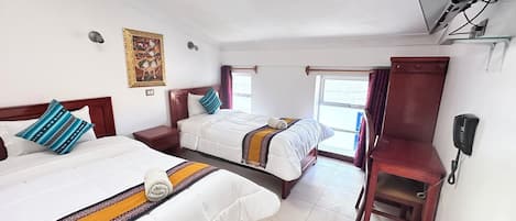 Habitació doble o amb dos llits individuals superior | Escriptori, espai de treball apte per a portàtils i wifi gratuïta