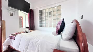 Basic Single Room | Desk, laptop workspace, free WiFi