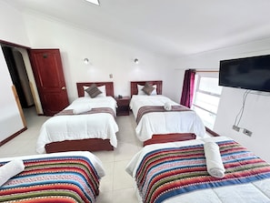 Standard Quadruple Room | Desk, laptop workspace, free WiFi