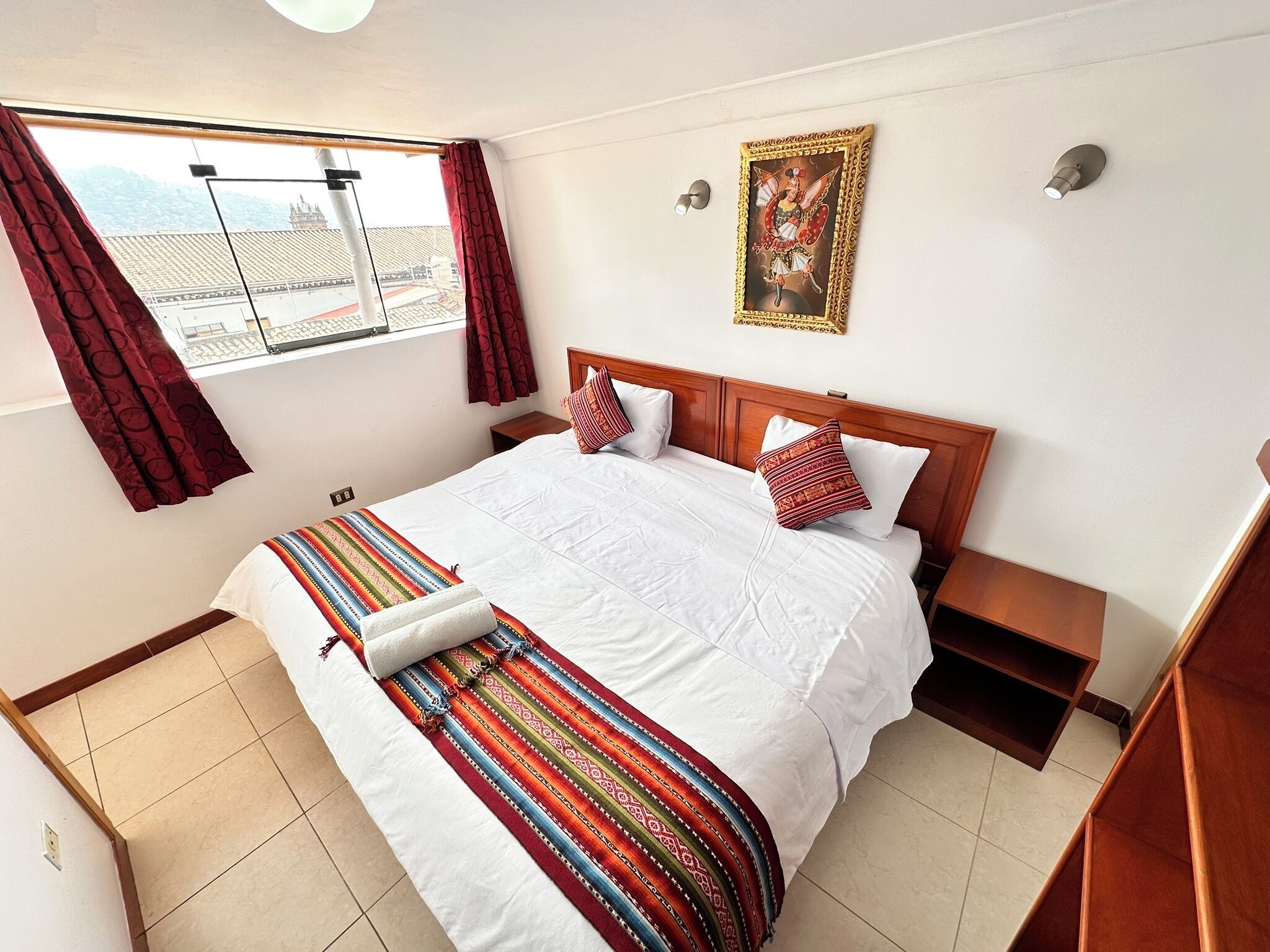 Desk, laptop workspace, free WiFi