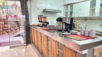 Desayuno continental incluido todos los días