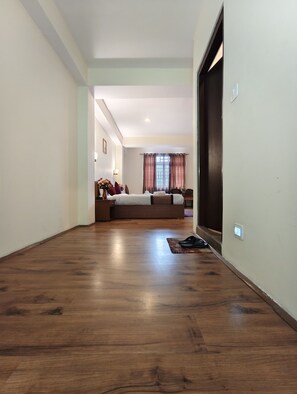 Habitación de lujo doble, vistas a la montaña | Escritorio, espacio para trabajar con un portátil, wifi gratis