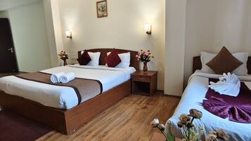 Executive Double Room, Mountain View | Premium bedding, desk, laptop workspace, soundproofing