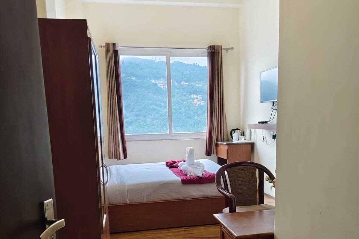 Quarto casal superluxo, vista para a montanha | Escrivaninha, espaço de trabalho para notebook, Wi-Fi de cortesia