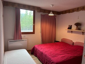 3 bedrooms - 13-person resort center apartment (Modane)