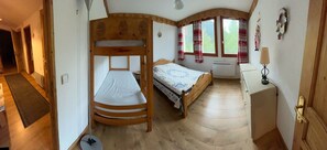 3 camere