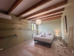 3 chambres, fer et planche à repasser, lit parapluie, Wi-Fi