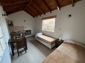 1 quarto, acesso à internet, roupa de cama