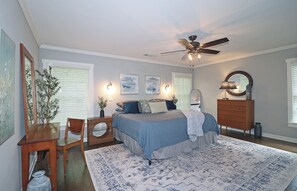 3 bedrooms, iron/ironing board, Internet, bed sheets