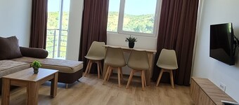 Relax in Style-Modern Lake Apartments in a Quiet Setting