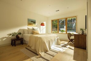 4 bedrooms, WiFi, bed sheets