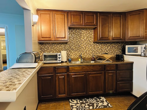 Hidden Gem! 2BR Guest House Near LA, Glendale & Universal