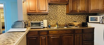 Hidden Gem! 2BR Guest House Near LA, Glendale & Universal