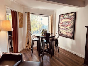 Dining - Hidden Gem! 2BR Guest House Near LA, Glendale & Universal (Glendale)