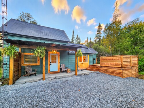 Cozy Cottage Retreat Private 2 Acres, Near Lake