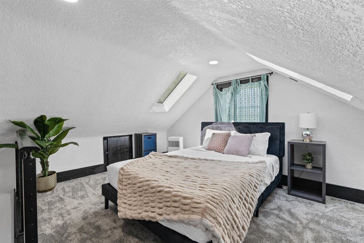 1 bedroom, iron/ironing board, internet