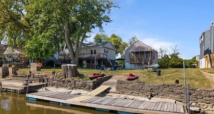 Cozy cabin in Pleasant Valley with AC - perfect getaway spot