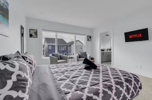 4 bedrooms, desk, iron/ironing board, free WiFi