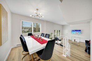 Dining - Oneluxstay 3BR near Redondo Beach (Redondo Beach)