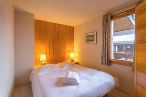 3 bedrooms, WiFi, bed sheets - Creux de l'ours #172 - 9 guests - Ski in - Ski out (Méribel)