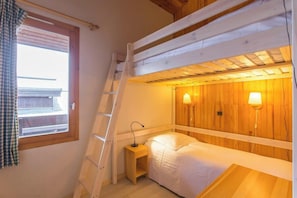 3 bedrooms, WiFi, bed sheets - Creux de l'ours D172 - 9 guests - Ski in - Ski out (Méribel)