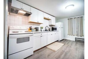 Private kitchen - The Onion Ranch, 2 BED with free onsite parking (Winooski)