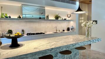 Microwave, oven, stovetop, dishwasher