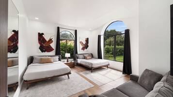 8 bedrooms, iron/ironing board, WiFi, bed sheets