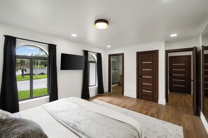 8 bedrooms, iron/ironing board, WiFi, bed sheets - Villa Rio Grande 8BR Lazy River Pool + Pickleball (Miami)
