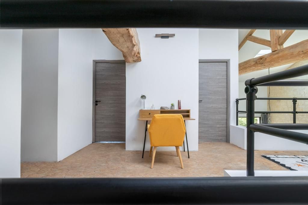 Espace de travail à l'étage