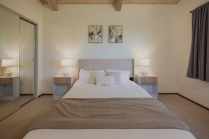 4 chambres, bureau, lit parapluie, Wi-Fi