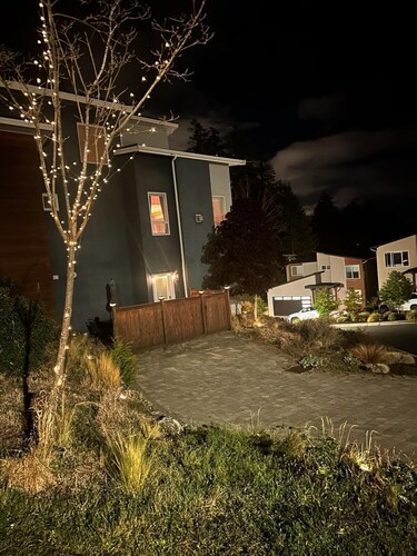 Oceana Retreat: Cozy 1BR with Outdoor Oasis