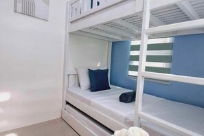 Room - Vacation Home near Airport and White Sand Beaches (Dauis)