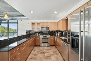 Private kitchen - The River Penthouse (Coeur d'Alene)