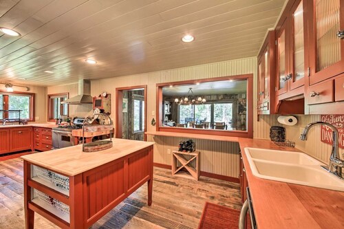 Loose Moose Lodge: Trophy Fishing & Hunting