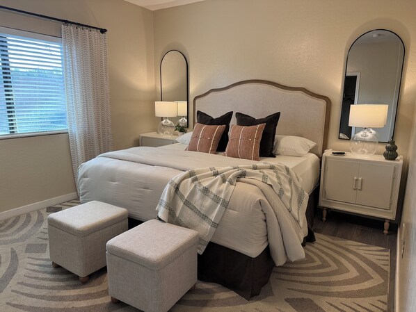 3 chambres, fer et planche à repasser, Wi-Fi, draps fournis