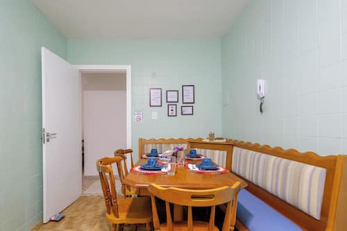 Basic Apartment | Dining
