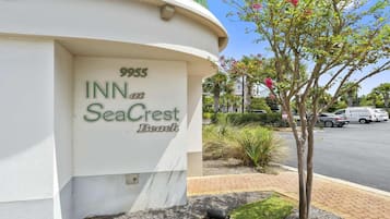 Studio, 1 King Bed (Inn at Seacrest Beach 408) | Exterior detail
