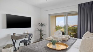 Studio, 1 King Bed (Inn at Seacrest Beach 408)