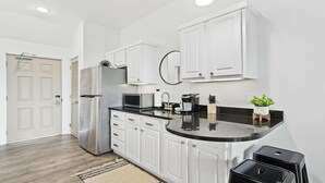 Studio, 1 King Bed (Inn at Seacrest Beach 408) | Private kitchen - Inn at Seacrest Beach 408 (Panama City Beach)