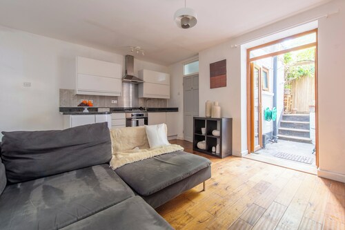 Stratford - Apartment - Sleeps 3 - Great Location