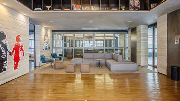 Perushuoneisto | Aula